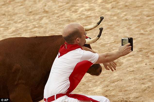 Những bức hình selfie đáng lẽ không bao giờ nên chia sẻ - Ảnh 2.