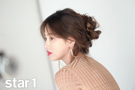 Song Hye Kyo lột xác quyến rũ, khoe vai trần nõn nà trên tạp chí - Ảnh 12.