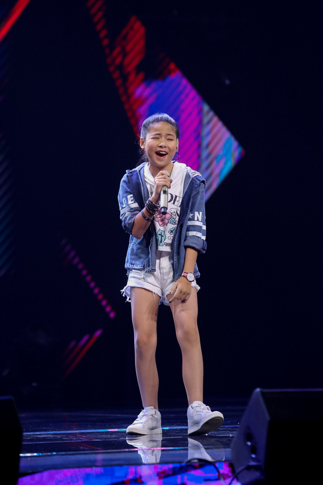 The Voice Kids: Noo Phước Thịnh - Đông Nhi liên tục chặt chém, quyết không nhường nhau để giành thí sinh - Ảnh 19.