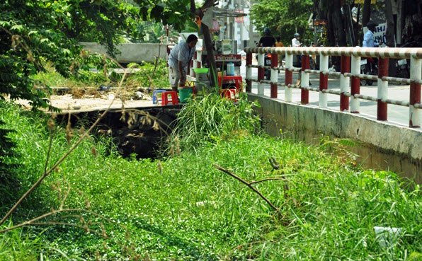 Những &ldquo;ổ chứa&rdquo;cho muỗi sinh s&ocirc;i ph&aacute;t triển ở S&agrave;i G&ograve;n - Ảnh 5.