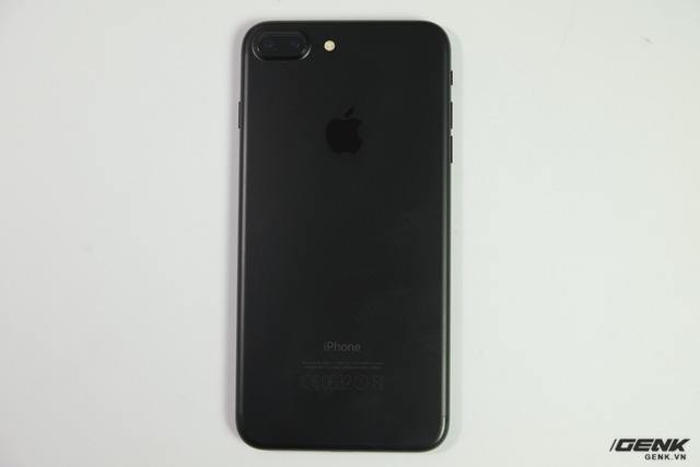 Mở hộp iPhone 7 và 7 Plus chính hãng FPT đầu tiên tại Việt Nam: Có màu Jet Black, giá từ 18,2 triệu đồng - Ảnh 20.