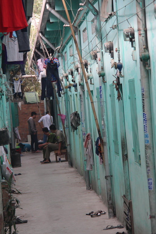 Ch&aacute;y xe m&aacute;y trong ph&ograve;ng trọ, một người chết - Ảnh 2.