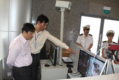 Phun thuốc muỗi 10 ngày tại sân bay Đà Nẵng - Ảnh 2.