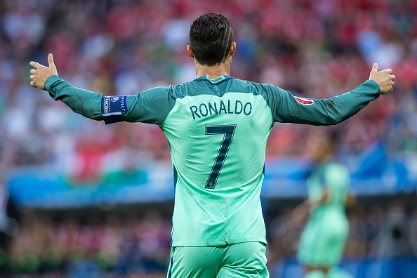 Nếu lịch sử lên tiếng, Ronaldo sẽ thua chung kết Euro 2016 - Ảnh 3.