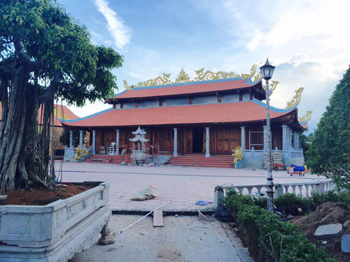 Th&uacute;y Nga lần đầu khoe Nh&agrave; thờ Tổ trăm tỉ của Ho&agrave;i Linh - Ảnh 2.