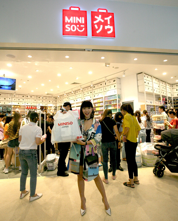 Giới trẻ Hà Thành hào hứng trải nghiệm mua sắm tại MINISO - Ảnh 2.