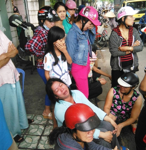 Mẹ khóc vật vã trước thi thể con trai sau 2 ngày mất tích - Ảnh 3.