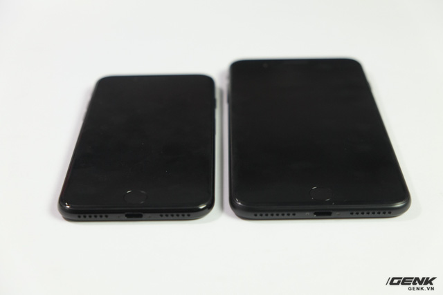 Mở hộp iPhone 7 và 7 Plus chính hãng FPT đầu tiên tại Việt Nam: Có màu Jet Black, giá từ 18,2 triệu đồng - Ảnh 26.