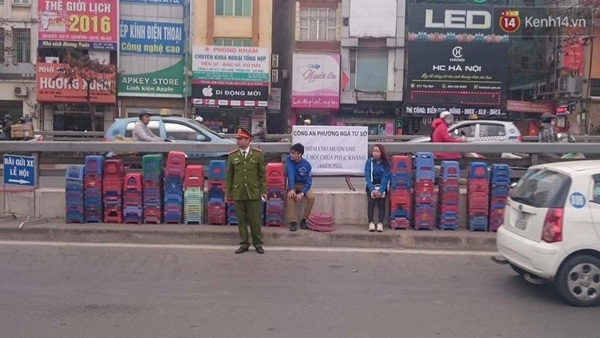 Ghế ngồi, chỗ gửi xe và lộc đều được miễn phí tại lễ cầu an đình Phúc Khánh - Ảnh 2.