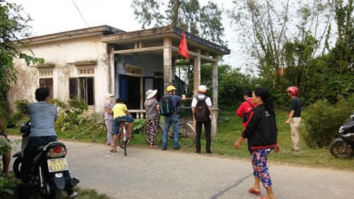 Kinh ho&agrave;ng ph&aacute;t hiện mẹ chết, con nguy kịch giữa vũng m&aacute;u - Ảnh 3.