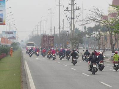 Điều chỉnh lại làn đường bật xi- nhan trái nhưng đi thẳng ở Hải Phòng - Ảnh 1.