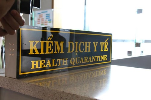 Phun thuốc muỗi 10 ngày tại sân bay Đà Nẵng - Ảnh 3.