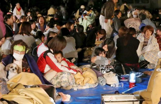 Hàng trăm người thương vong trong trận động đất mạnh ở Nhật Bản - Ảnh 3.