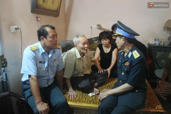 Người th&acirc;n kh&oacute;c ngất trước linh cữu Đại t&aacute; Trần Quang Khải - Ảnh 11.