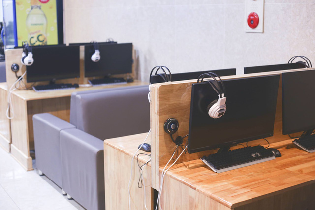 Tới thăm phòng máy chơi game cho các cặp đôi đầu tiên ở Hải Phòng - Ảnh 4.