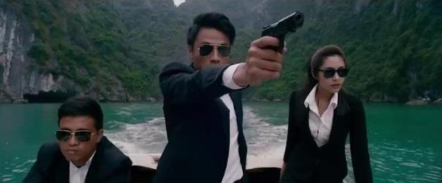 Vệ Sĩ của Chi Pu v&agrave; Angela Phương Trinh: Giống nhau đến ngỡ ng&agrave;ng? - Ảnh 4.