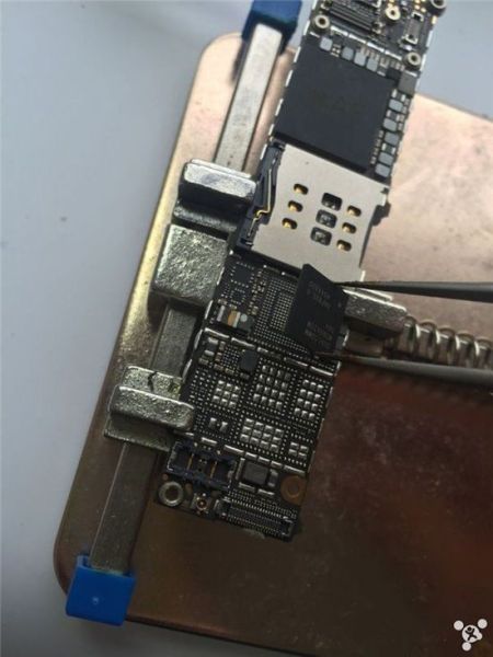 Người ta đã dựng một chiếc iPhone 6 từ nát bươm thành mới cứng như thế nào? - Ảnh 36.