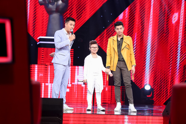 The Voice Kids: Noo Phước Thịnh - Đông Nhi liên tục chặt chém, quyết không nhường nhau để giành thí sinh - Ảnh 6.