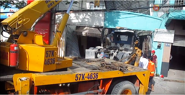 Hung th&acirc;̀n container đ&acirc;m ch&ecirc;́t hai mẹ con rồi t&ocirc;ng s&acirc;̣p ng&ocirc;i nhà ở Sài Gòn - Ảnh 4.