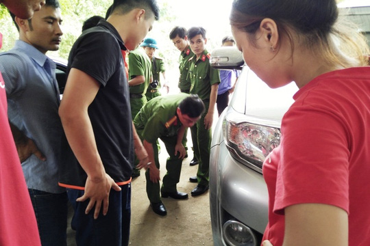 Táo tợn nổ súng truy sát 1 gia đình giữa ban ngày - Ảnh 4.