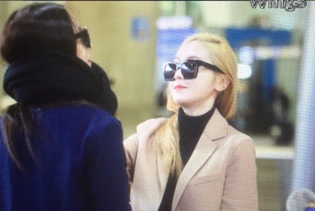 C&ocirc;ng ch&uacute;a băng gi&aacute; Jessica chăm s&oacute;c em g&aacute;i Krystal qu&aacute; đỗi ngọt ng&agrave;o - Ảnh 6.