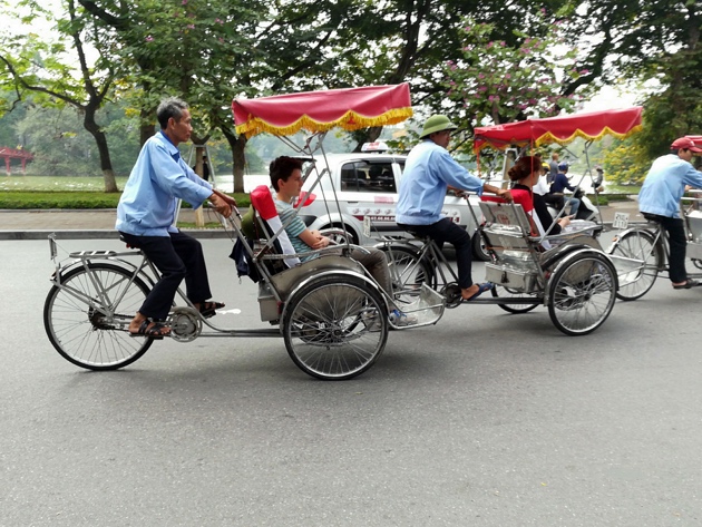 Hà Nội cổ kính bỗng chốc thu bé lại trong một chiếc ống kính - Ảnh 6.