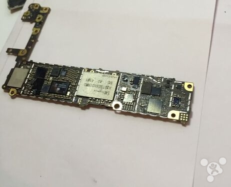 Người ta đã dựng một chiếc iPhone 6 từ nát bươm thành mới cứng như thế nào? - Ảnh 52.