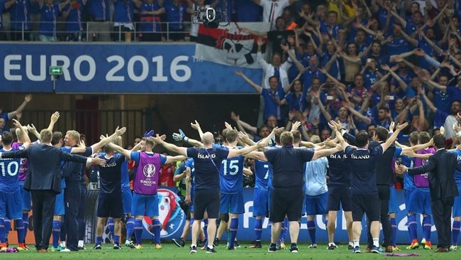 Màn ăn mừng nổi da gà, có một không hai ở Euro 2016 - Ảnh 8.