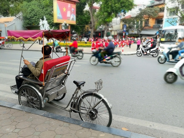 H&agrave; Nội cổ k&iacute;nh bỗng chốc thu b&eacute; lại trong một chiếc ống k&iacute;nh - Ảnh 9.