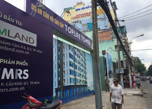 Cần cẩu đổ sập, trẻ mầm non tho&aacute;t chết trong gang tấc - Ảnh 10.