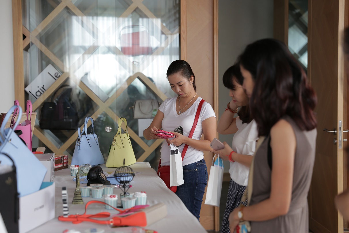 B&iacute; quyết mặc đẹp cực đơn giản cho phụ nữ văn ph&ograve;ng - Ảnh 10.