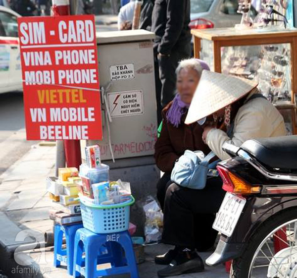 Người Hà Nội vẫn vô tư ngồi trà đá, bán hàng ngay trạm biến áp sau vụ nổ tại Trưng Nhị - Ảnh 10.