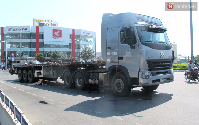Đà Nẵng: Một phụ nữ trẻ chết thảm dưới gầm xe đầu kéo - Ảnh 1.