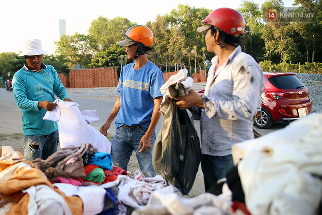 Sau những món đồ trị giá 2.000 đồng, Sài Gòn lại có cửa hàng quần áo miễn phí cho người nghèo - Ảnh 4.