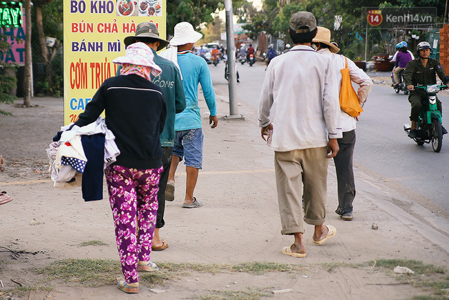 Sau những món đồ trị giá 2.000 đồng, Sài Gòn lại có cửa hàng quần áo miễn phí cho người nghèo - Ảnh 12.