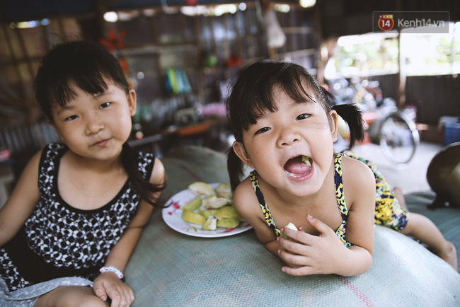 Cuộc sống nơi xóm nghèo Cần Thơ của 2 bé gái bị người cha Hàn Quốc chối bỏ - Ảnh 4.