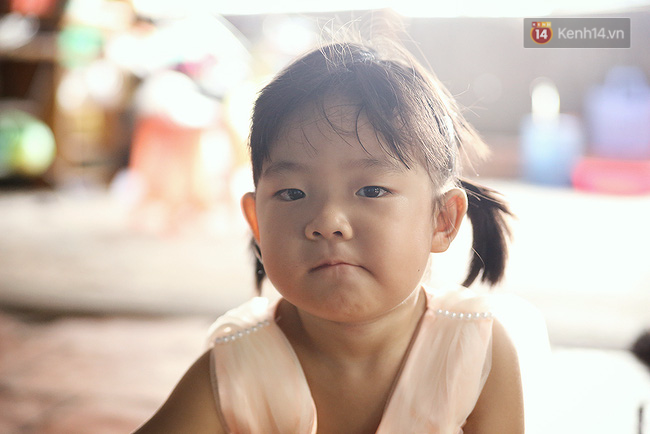 Cuộc sống nơi xóm nghèo Cần Thơ của 2 bé gái bị người cha Hàn Quốc chối bỏ - Ảnh 14.