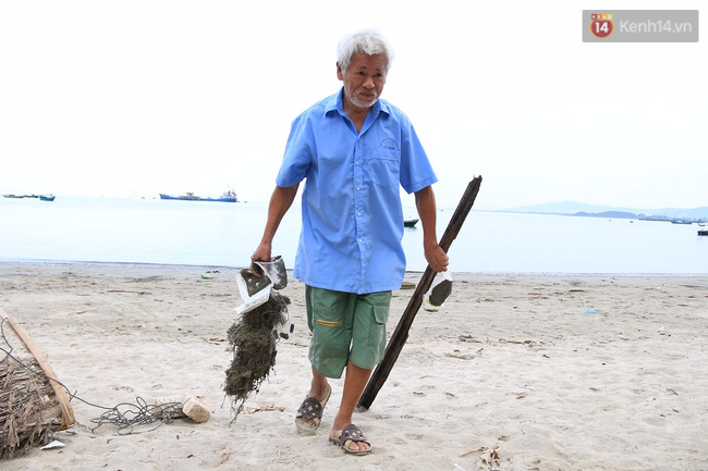 Ông bụt suốt 6 năm nhặt rác không công trên bãi biển Đà Nẵng - Ảnh 4.