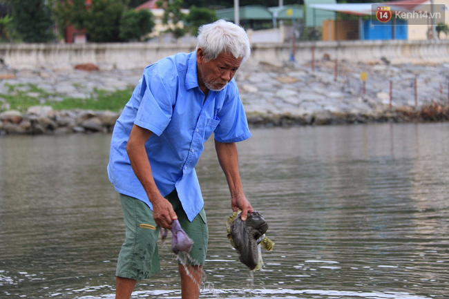 Ông bụt suốt 6 năm nhặt rác không công trên bãi biển Đà Nẵng - Ảnh 5.