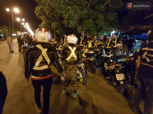 Bắt giữ 17 mô tô đi theo cổ vũ đoàn xe phượt gây náo loạn Đà Nẵng trong đêm - Ảnh 2.