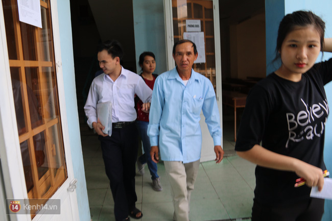 Những người thầy chắp cánh ước mơ cho cậu học trò mù đến gần với giảng đường Đại học - Ảnh 1.