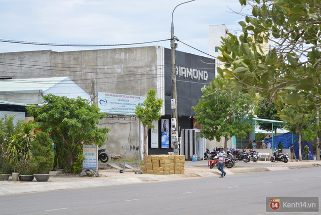 Công an đột kích quán bar ở Quảng Nam, tạm giữ hơn trăm dân bay đêm - Ảnh 1.