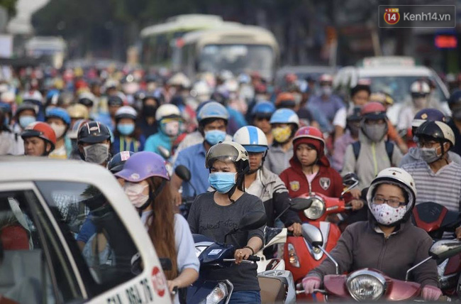 Kẹt xe kinh hoàng khắp các tuyến đường ở Gò Vấp suốt nhiều giờ liền - Ảnh 4.