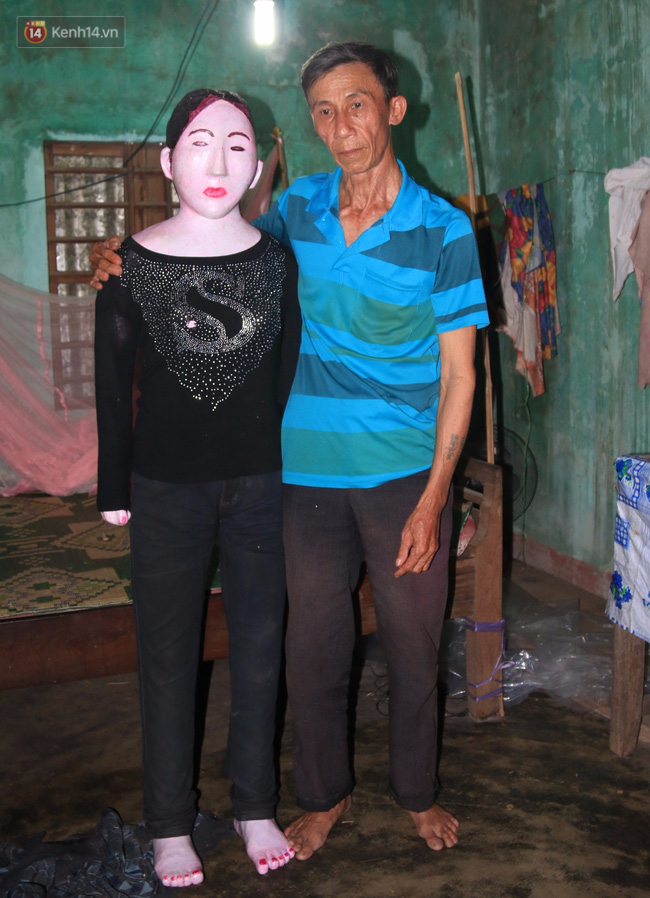 Gặp lại dị nhân Quảng Nam 13 năm vẫn ôm bức tượng chứa thi hài của vợ để ngủ - Ảnh 9.