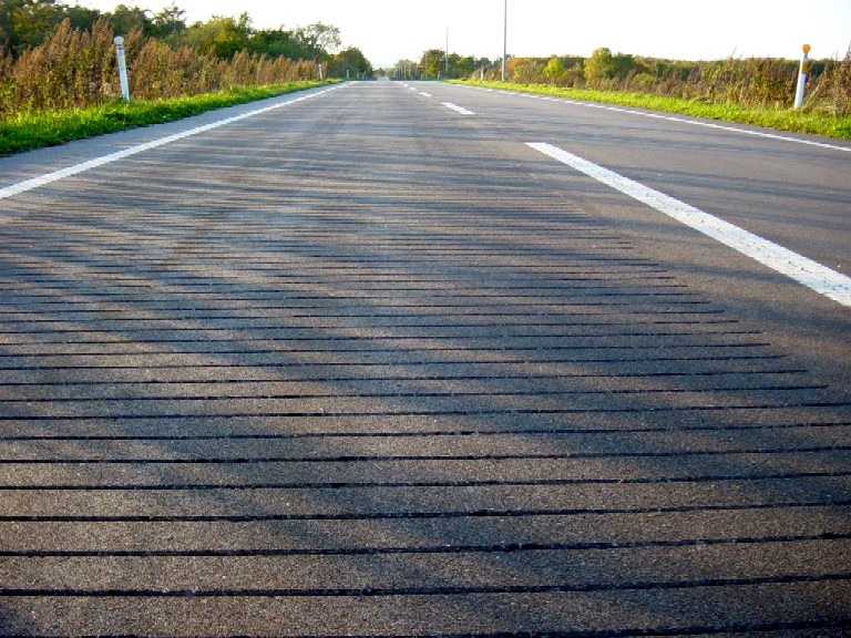 Đến con đường kỳ bí này tại Nhật Bản và bạn sẽ được chơi nhạc bằng chính… chiếc xe của mình - Ảnh 2. Đến con đường kỳ bí này tại Nhật Bản và bạn sẽ được chơi nhạc bằng chính… chiếc xe của mình - Ảnh 2.