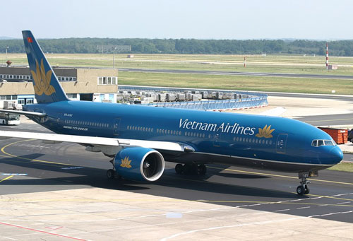 Vietnam Airlines hủy hàng loạt chuyến bay đến Đài Loan do bão Megi - Ảnh 1.