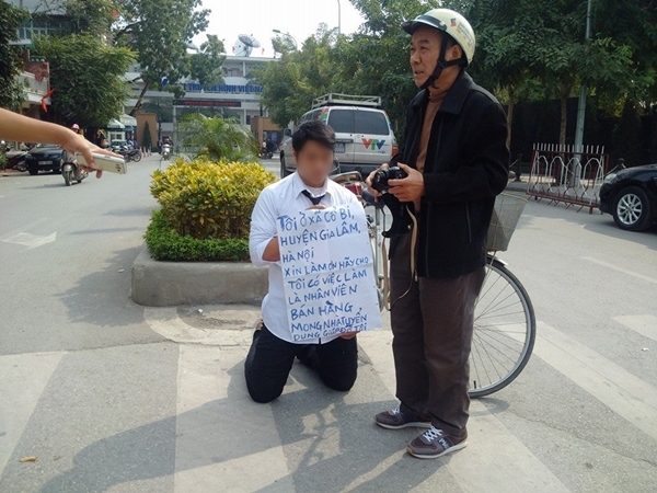 Không có bằng thì làm lao động chân tay, hà cớ phải quỳ xin lòng thương hại? - Ảnh 1.