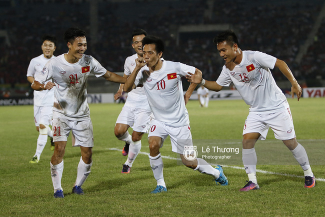 Công Vinh: Hãy khen cả đội tuyển Việt Nam, đừng khen cá nhân tôi - Ảnh 2.