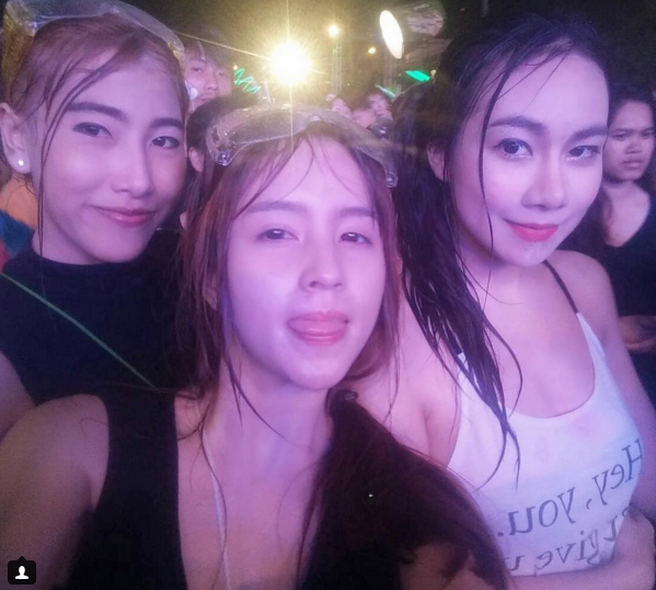 Kh&ocirc;ng chỉ trai đẹp, g&aacute;i xinh ở Tết t&eacute; nước Th&aacute;i Lan cũng nhiều kh&ocirc;ng đếm xuể! - Ảnh 15.
