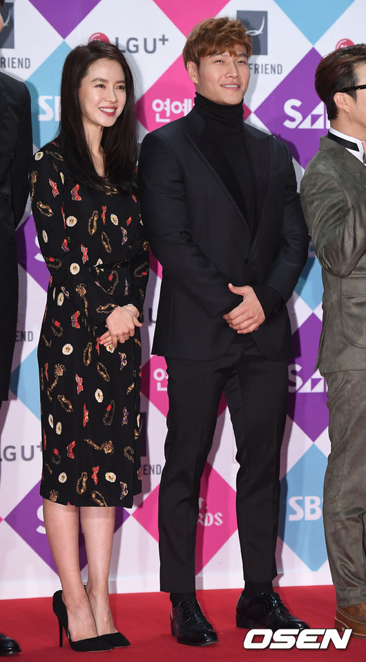 Thảm đỏ SBS Entertainment Awards: Running Man lần đầu xuất hiện, Seolhyun lột xác bên dàn mỹ nhân - Ảnh 4.